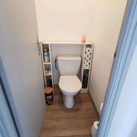 Privees Avec Terrasse Ensoleillee, Quartier Calme Homestay *