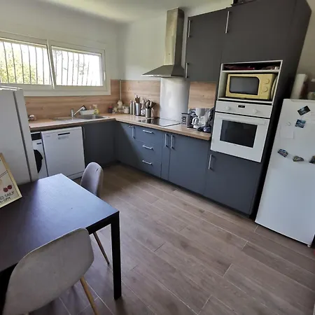 Privees Avec Terrasse Ensoleillee, Quartier Calme Homestay *